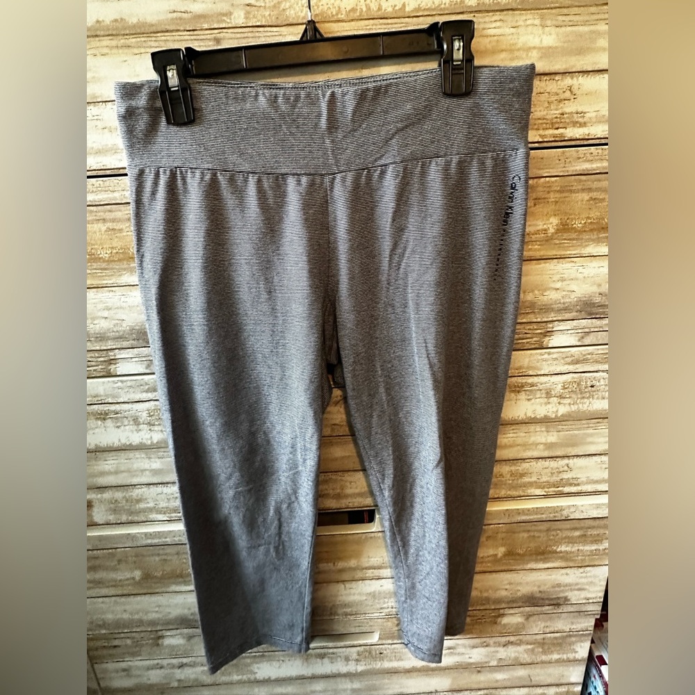 🏃♀️ 🖤 Calvin Klein Capri Leggings XL Gray Stretch Yoga Gym Athleisure